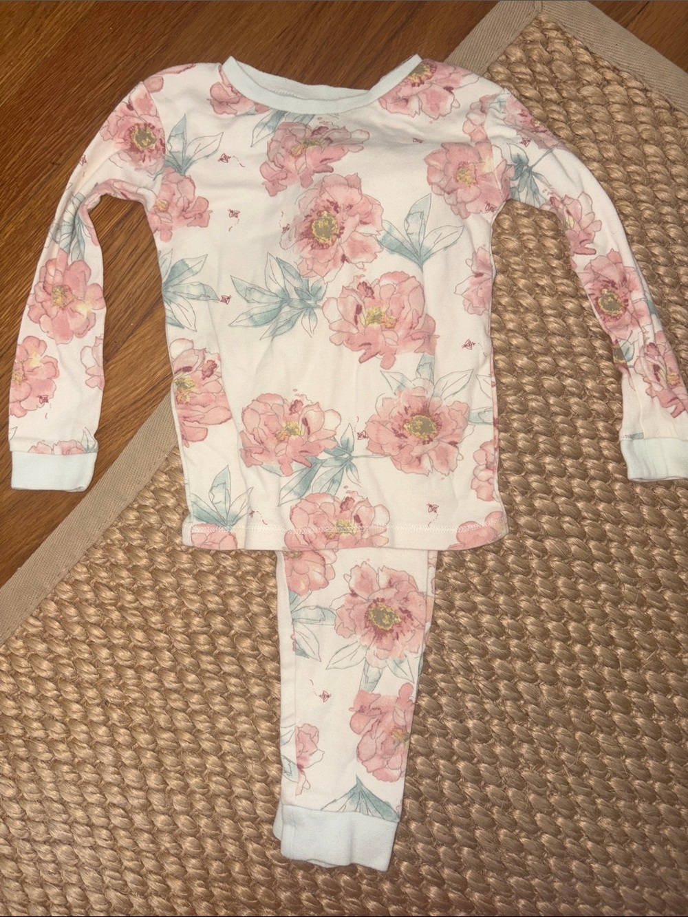Burt’s Bees Girls' Floral Long-Sleeve Pajama Set in Light Pink, size 2T